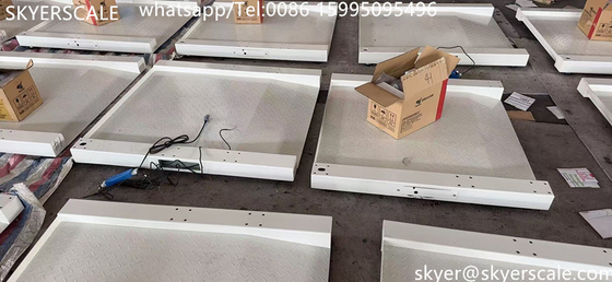 โรงพยาบาลการแพทย์มุ่งมั่น 800x800mm 250kg ขนาดเก้าอี้ล้อ